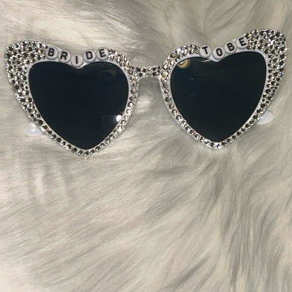 Bride To Be Rhinestone Heart Sunglasses - Picture 1 of 5